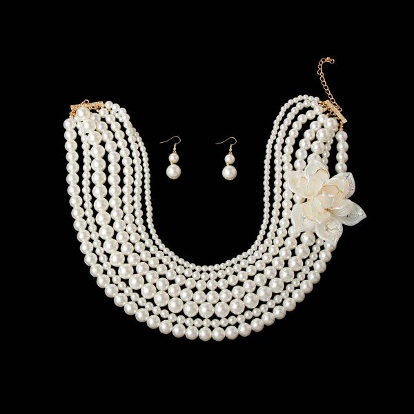 Product Image for  Pearl and Flower Necklace Set