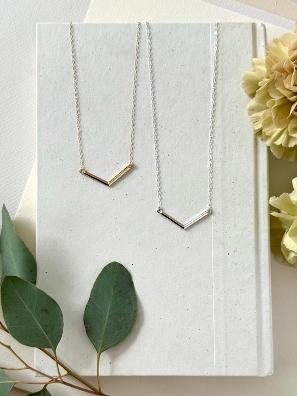 Product Image for  GOLD GEO V BAR NECKLACE